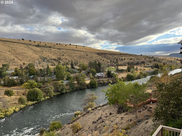 511 ELROD Ave, Maupin, OR 97037