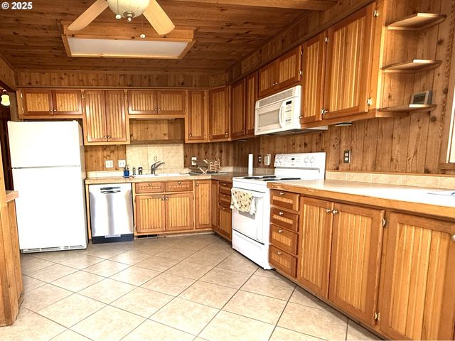 511 ELROD Ave, Maupin, OR 97037