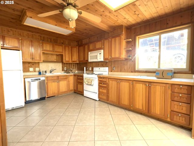 511 ELROD Ave, Maupin, OR 97037