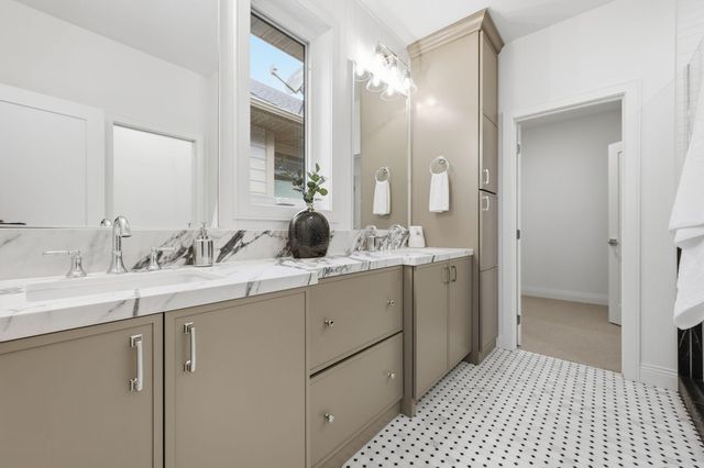 320 Laurel Curve, Golden Valley, MN 55426