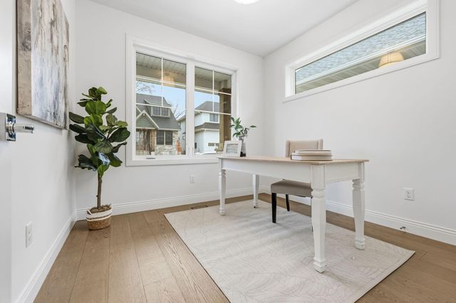 320 Laurel Curve, Golden Valley, MN 55426