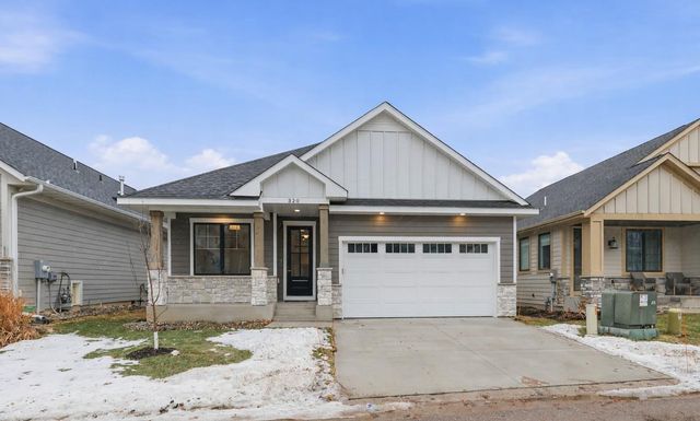 320 Laurel Curve, Golden Valley, MN 55426
