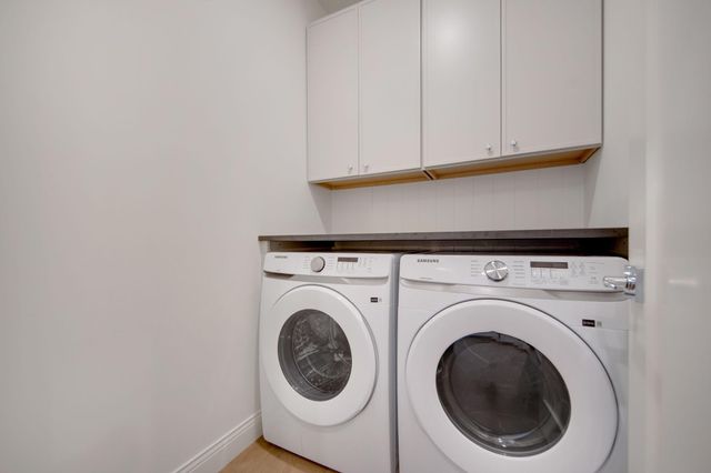 320 Laurel Curve, Golden Valley, MN 55426