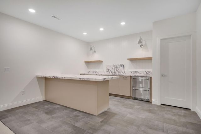 320 Laurel Curve, Golden Valley, MN 55426