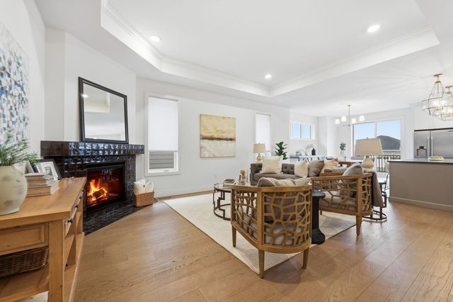 320 Laurel Curve, Golden Valley, MN 55426