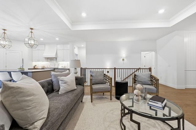 320 Laurel Curve, Golden Valley, MN 55426