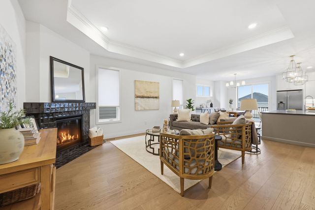 320 Laurel Curve, Golden Valley, MN 55426