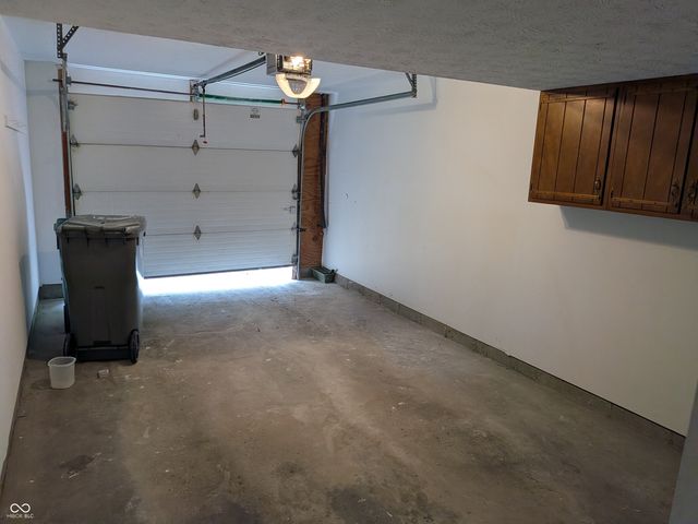 9464 Maple Way, Indianapolis, IN 46268