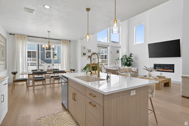 4432 W MONUMENT PEAK DR, Herriman, UT 84096