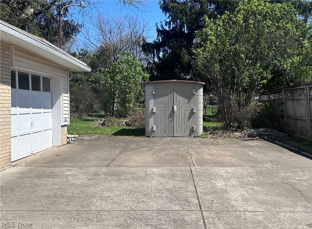 319 Summit Avenue, Niles, OH 44446