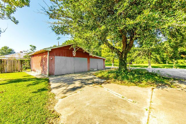 215 West 22nd Street, Larose, LA 70373