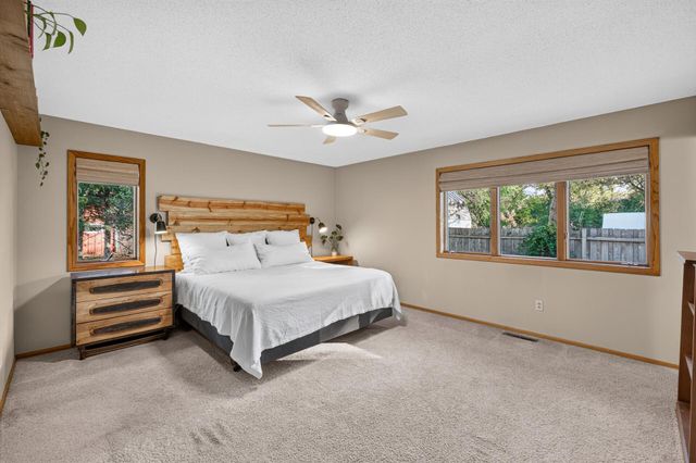 1712 89th Avenue N, Brooklyn Park, MN 55444