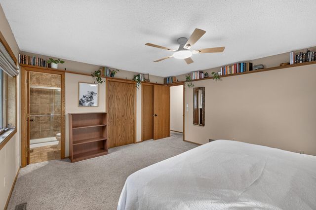 1712 89th Avenue N, Brooklyn Park, MN 55444