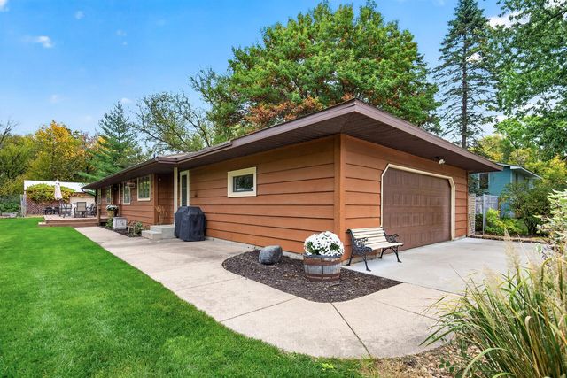 1712 89th Avenue N, Brooklyn Park, MN 55444