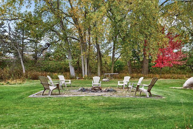 1712 89th Avenue N, Brooklyn Park, MN 55444