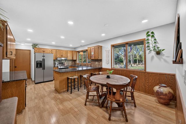 1712 89th Avenue N, Brooklyn Park, MN 55444