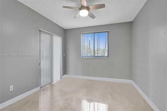 2640 S University Dr 112, Davie, FL 33328