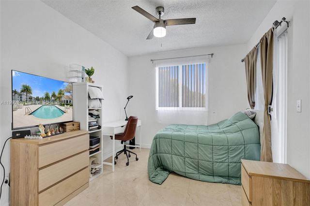 2640 S University Dr 112, Davie, FL 33328