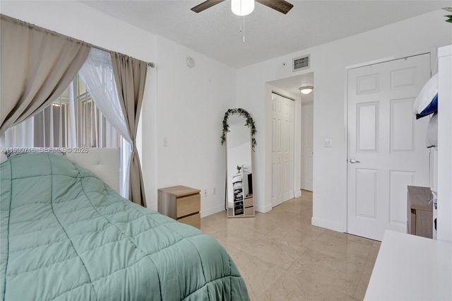 2640 S University Dr 112, Davie, FL 33328