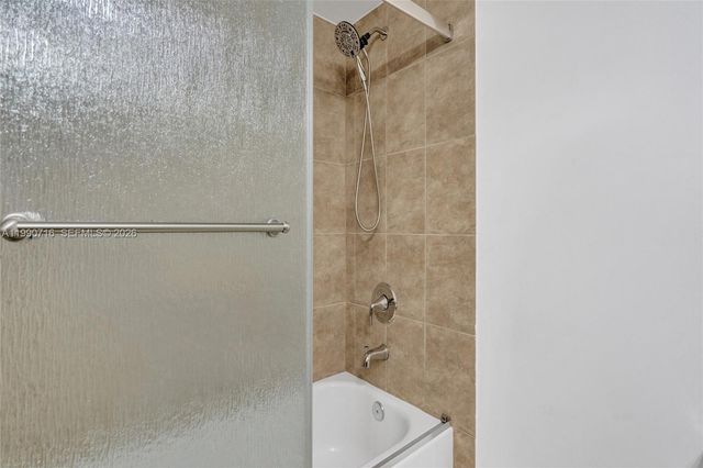 2640 S University Dr 112, Davie, FL 33328