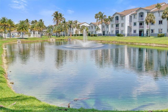 2640 S University Dr 112, Davie, FL 33328