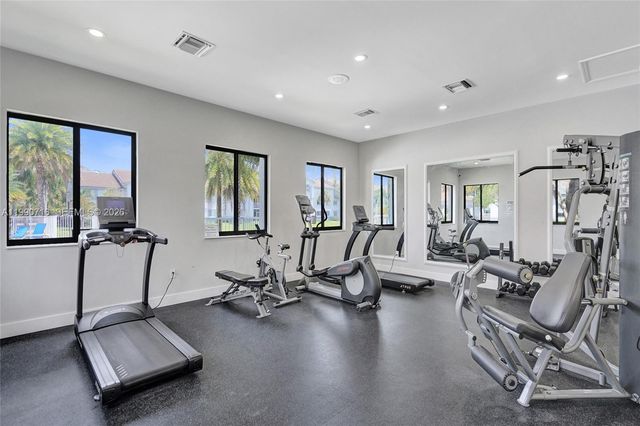 2640 S University Dr 112, Davie, FL 33328