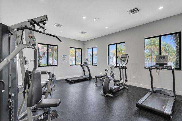 2640 S University Dr 112, Davie, FL 33328