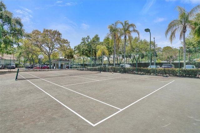 2640 S University Dr 112, Davie, FL 33328