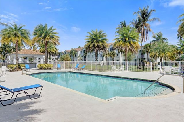 2640 S University Dr 112, Davie, FL 33328