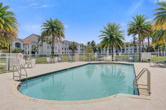 2640 S University Dr 112, Davie, FL 33328