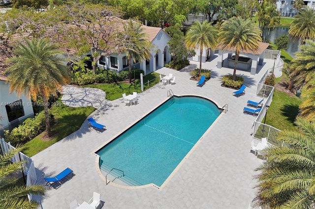 2640 S University Dr 112, Davie, FL 33328