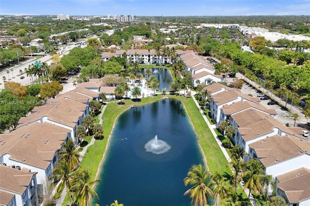 2640 S University Dr 112, Davie, FL 33328