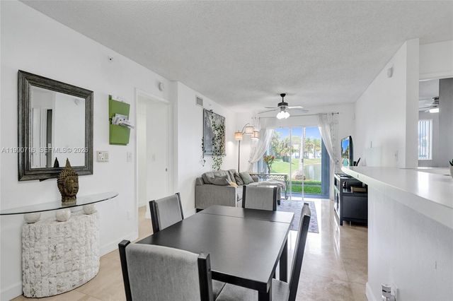 2640 S University Dr 112, Davie, FL 33328