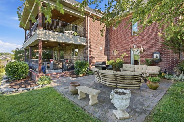 130 West 12 Stones Xing, Goodlettsville, TN 37072