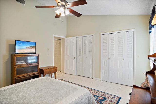 2537 SE Tropical East Circle E, Port St Lucie, FL 34952