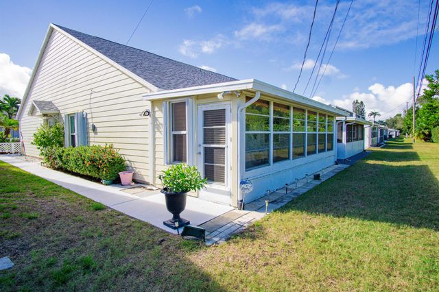 2537 SE Tropical East Circle E, Port St Lucie, FL 34952