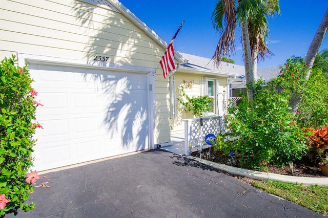 2537 SE Tropical East Circle E, Port St Lucie, FL 34952