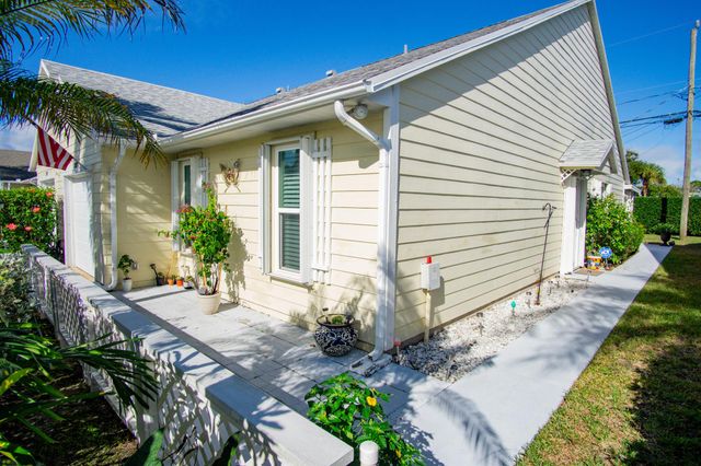 2537 SE Tropical East Circle E, Port St Lucie, FL 34952