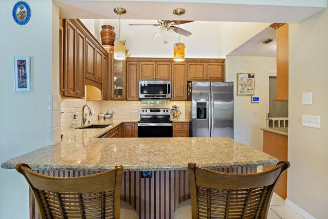 2537 SE Tropical East Circle E, Port St Lucie, FL 34952