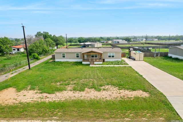 12606 Toro Dr, Atascosa, TX 78002