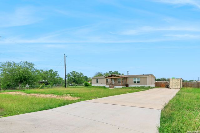 12606 Toro Dr, Atascosa, TX 78002