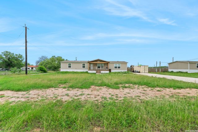 12606 Toro Dr, Atascosa, TX 78002