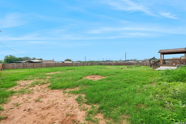 12606 Toro Dr, Atascosa, TX 78002