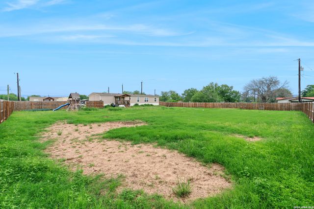 12606 Toro Dr, Atascosa, TX 78002