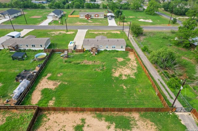 12606 Toro Dr, Atascosa, TX 78002