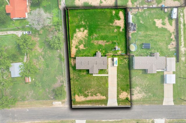 12606 Toro Dr, Atascosa, TX 78002