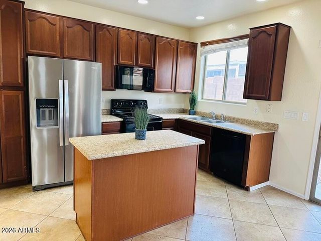 17460 W LISBON Lane, Surprise, AZ 85388