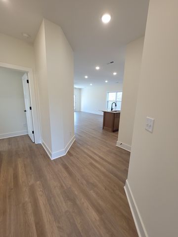 209 Sandalwood Way, Dickson, TN 37055