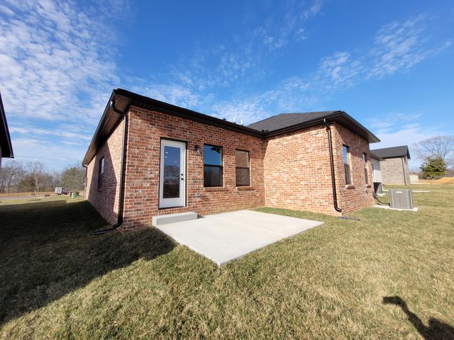 209 Sandalwood Way, Dickson, TN 37055