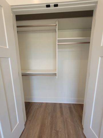 209 Sandalwood Way, Dickson, TN 37055